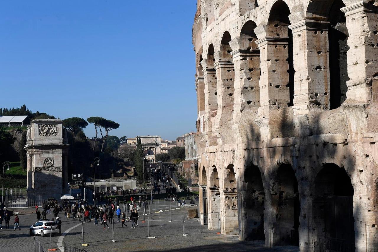 Colosseo Apt Laterano 85 - Home And More Рим Екстериор снимка