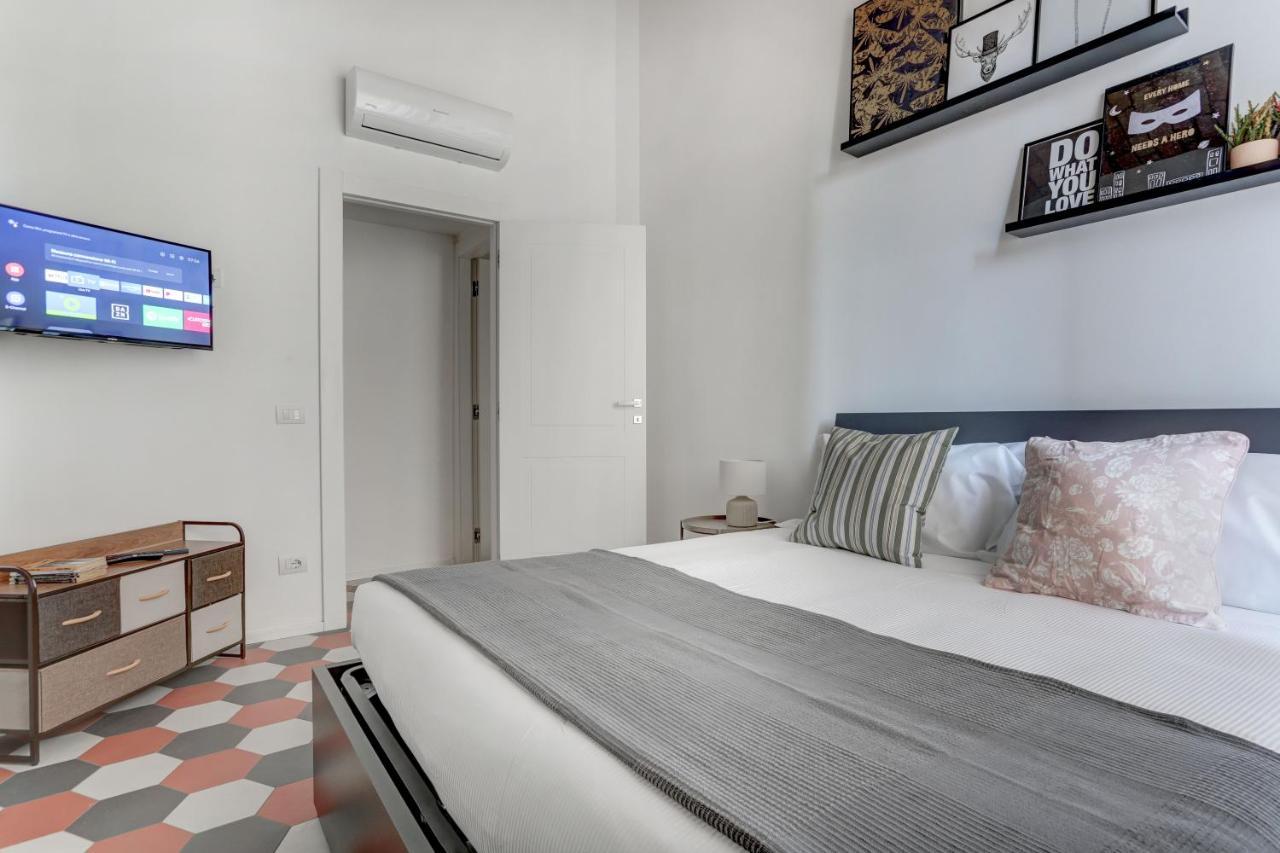 Colosseo Apt Laterano 85 - Home And More Рим Екстериор снимка